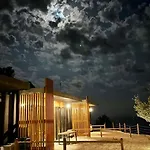 Rahoni Park & 4*