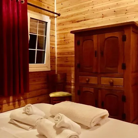 Rahoni Park & Apartments Hotell