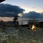 Rahoni Park & 4*