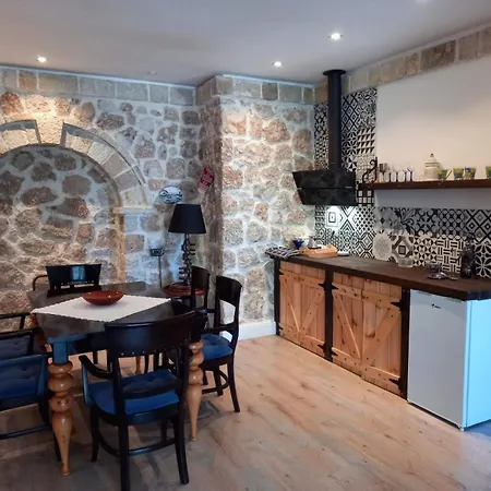 Rahoni Park & Apartments Szálloda