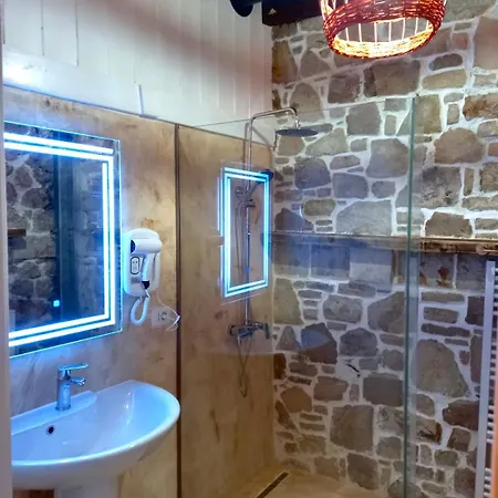 Rahoni Park & Apartments Szálloda Dhërmi